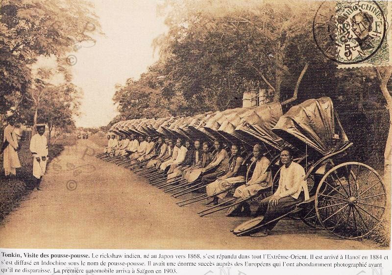 Chiếc xe kéo đầu tiên xuất hiện tại Hà Nội vào năm 1883, do Thống sứ Jean Thomas Raoul Bonnal cho đưa từ Nhật Bản sang. (Ảnh: Hội Khoa học Lịch sử Việt Nam)