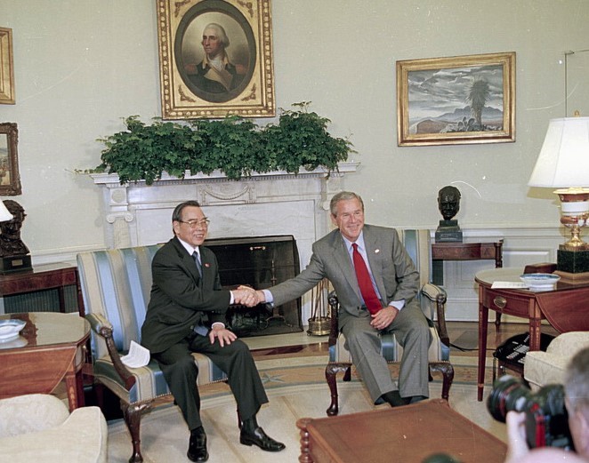 Thủ tướng Phan Văn Khải hội đàm với Tổng thống Mỹ G.J.Bush tại Nhà Trắng, ngày 21/6/2005. (Ảnh: Thế Thuần/TTXVN)