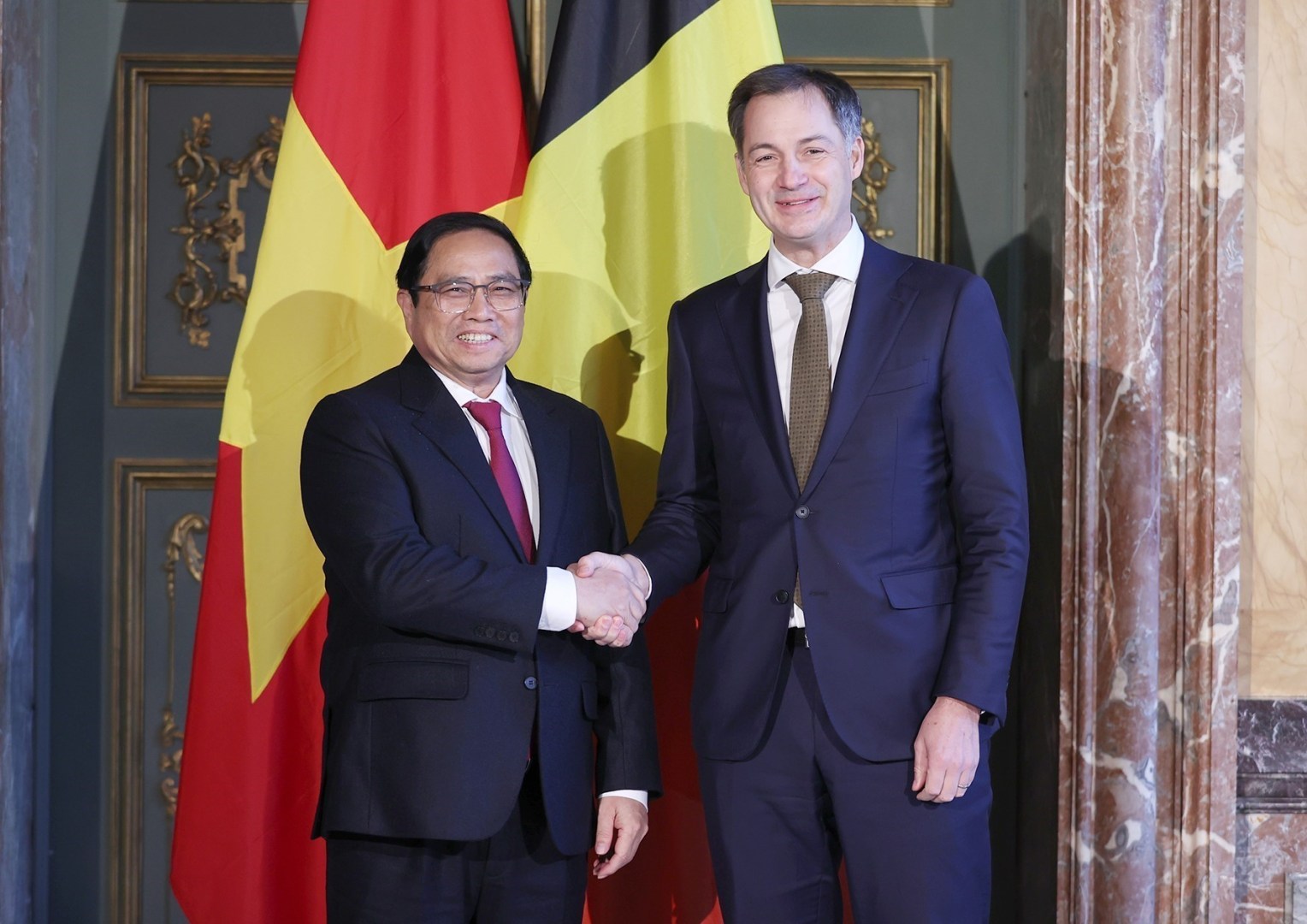 越南政府总理范明政 与比利时首相亚历山大•德克罗。图自越通社
