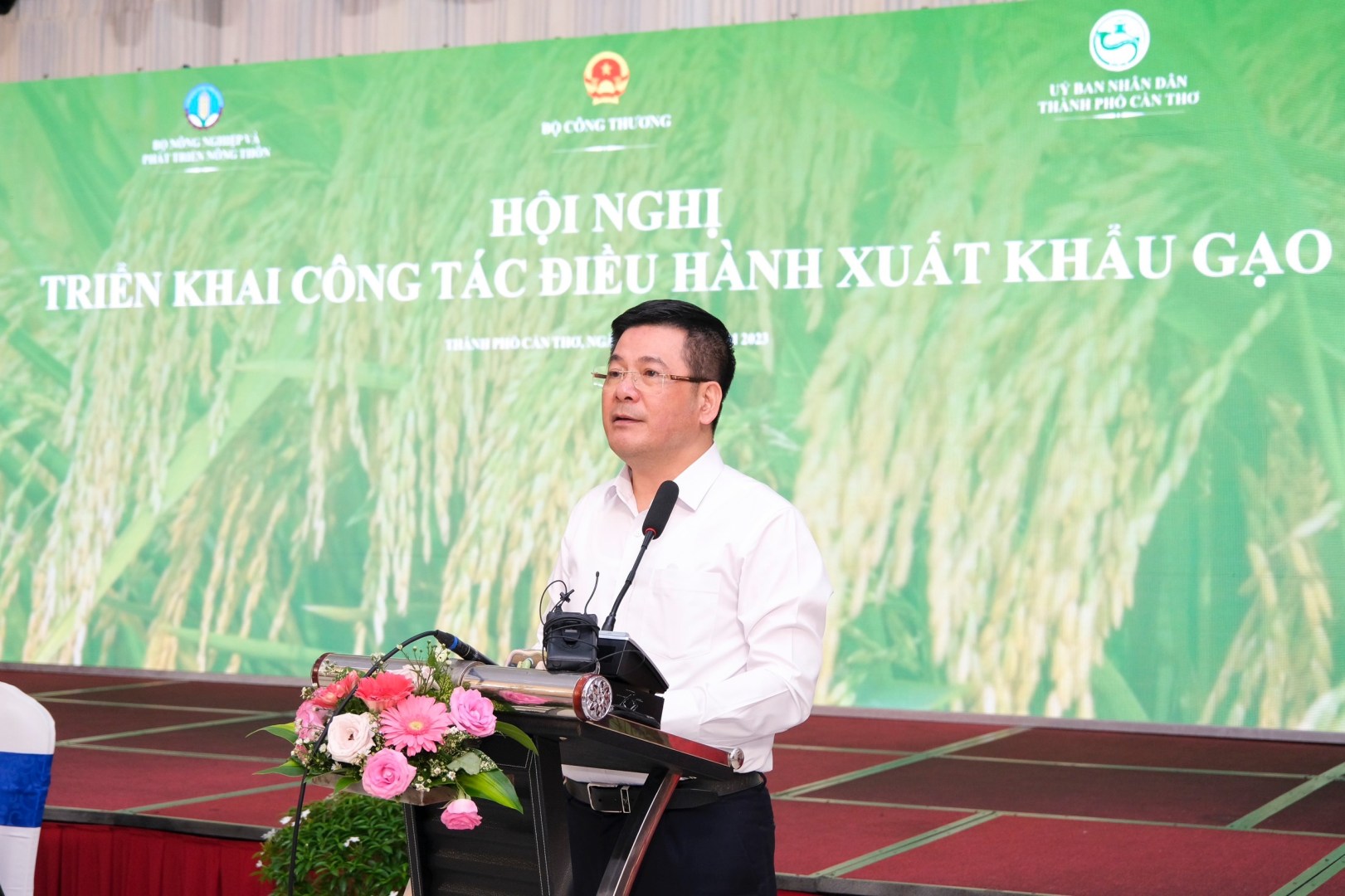 NEW CHALLENGES AND OPPORTUNITIES FOR VIETNAM’S RICE EXPORTS – Mega Story